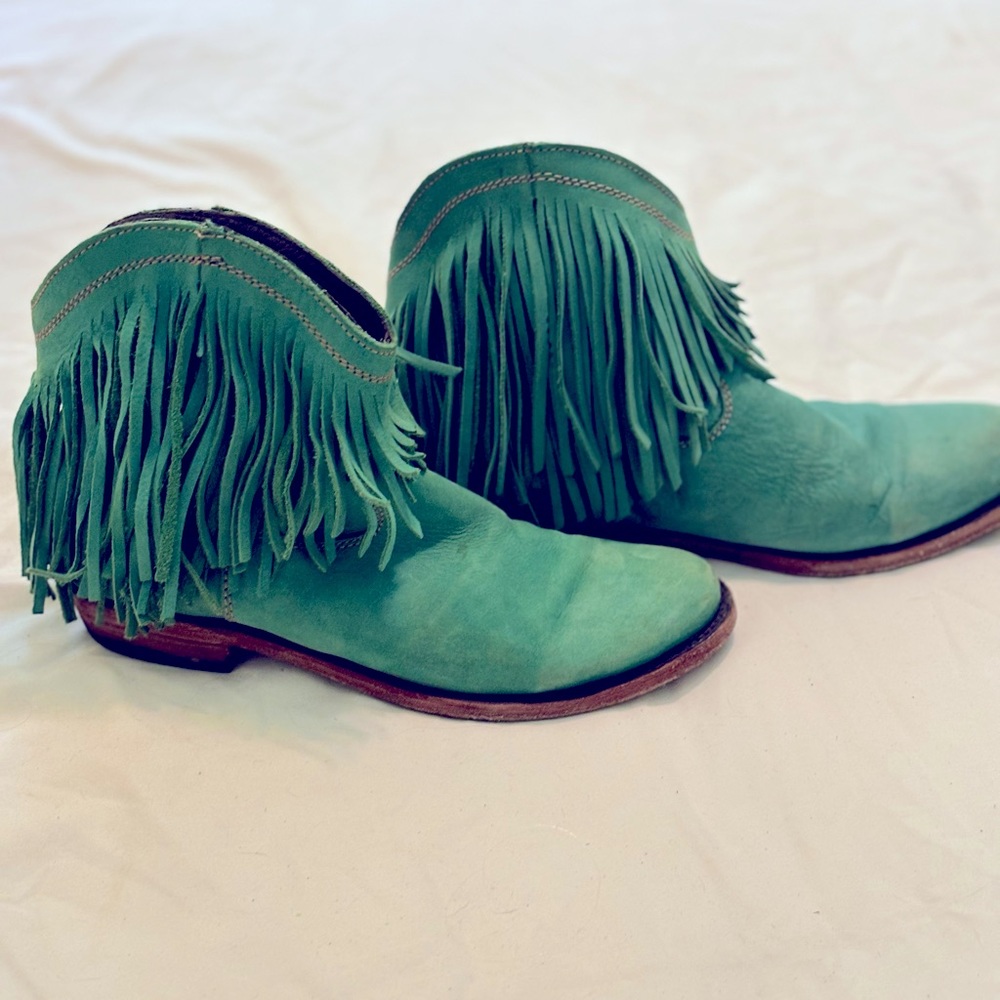 Bed Stu Size 7 1/2 women’s turquoise fringed western fashion booties